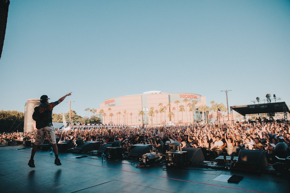 djmobeatz's tweet photo. This is how Sunday looked tho! #REALSTREETFEST https://t.co/z8bGhwBQfU