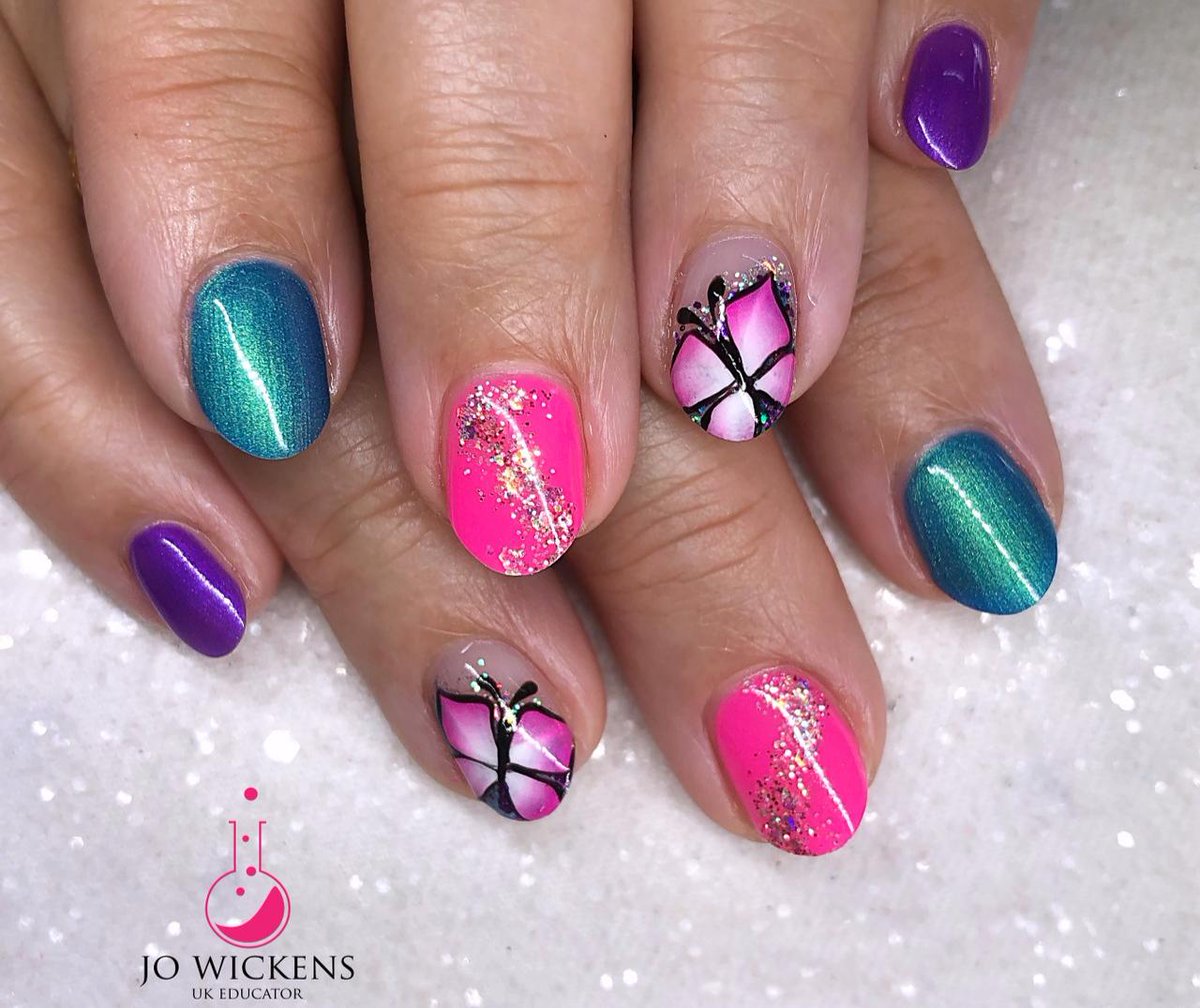 JojoWickens's tweet photo. π PLAYFUL BRIGHTS π
Inspired by a photo my client found on Pinterest π¦
@lightelegancehq @servethepro
@scratchmagazine @pro_beauty01
#showscratch #lightelegance #nails #lerocks #scratchmagazine #scratchstars19 #servethepro #sweetsquared #nailsofinstagram #nailsoftheday https://t.co/5L138O5mgQ