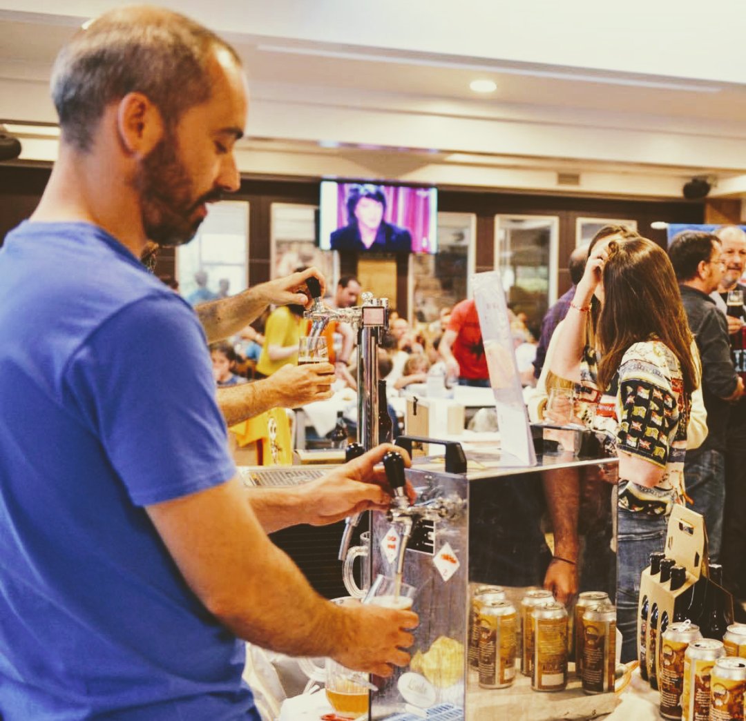 #AnaitaBeerFest:
Qué bien lo pasamos en la feria que organizó el <a href="/SCDRAnaitasuna/">SCDR Anaitasuna</a> .Gran organización y la gente se portó muyyy bien!
Eskerrik asko