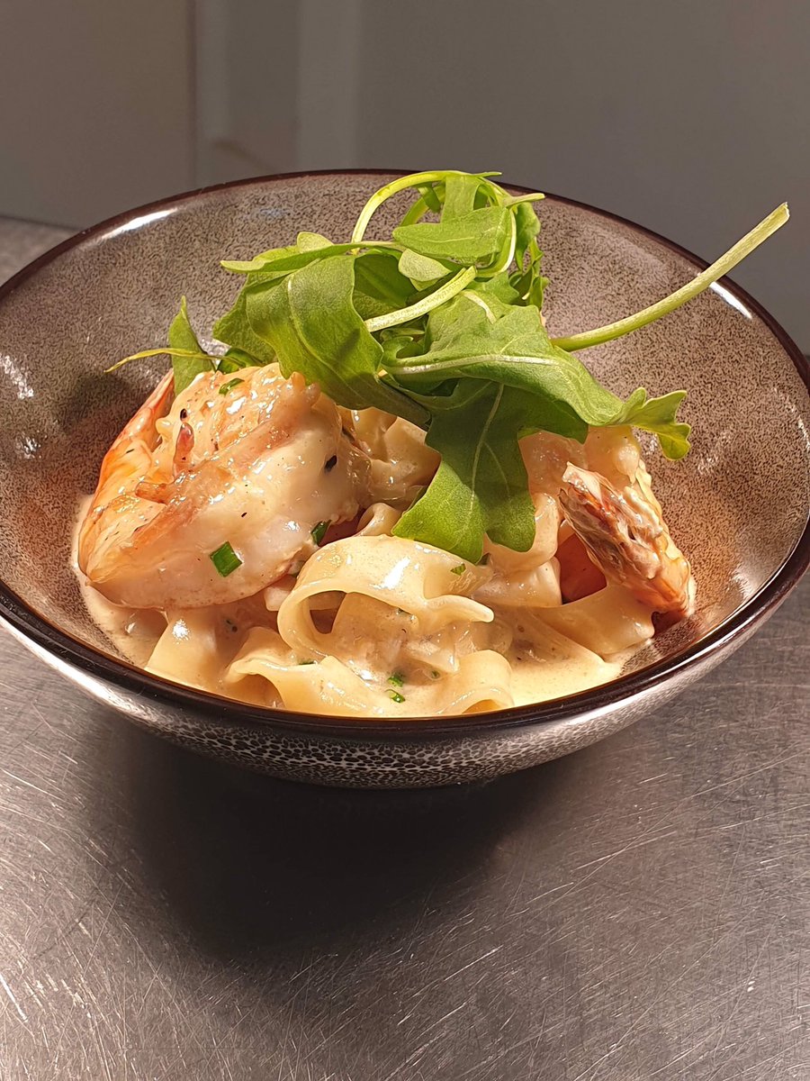 BlueKeysHotel's tweet image. New menu options!! Chef Nick is getting ready for our new menu #bluekeyshotel #foodaddict #newmenu #southamptonrestaurant #southamptonhotel #southamptonhouse