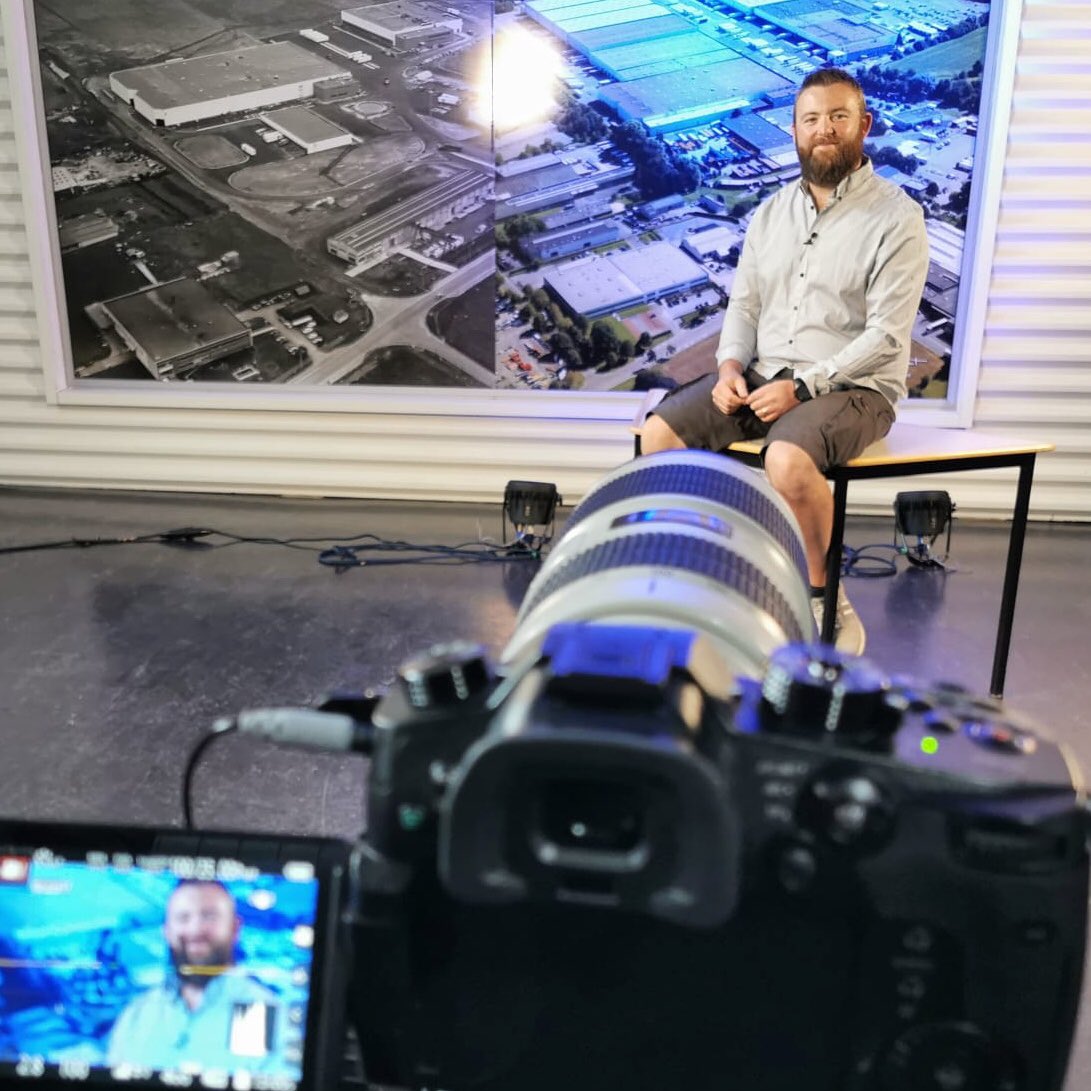 patrickmascart's tweet photo. On passe aux interviews! Super moment passé avec Stephane, COO de @DeltaCopter qui est hébergé dans notre incubateur #Id2move #drone #bds #dronebelgique #uav #education #innovation #nivelles https://t.co/u7awjkKESt