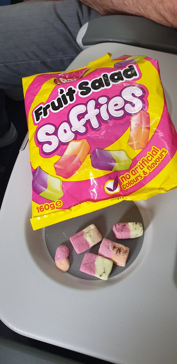 swallowhomes's tweet photo. @andie2610 @BarrattSweets To complete the photo! Yuk https://t.co/fHcCfKz7CP