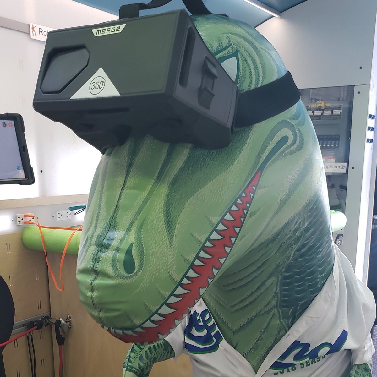 RexyTheSTEMBusDriver tweet media