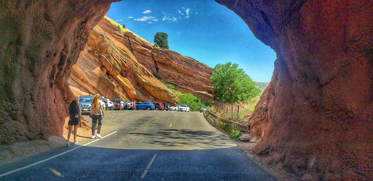 3oh3paromero's tweet photo. Tunnel vision. #redrocks #morrisoncolorado #freshair https://t.co/OFYw6eoFwk