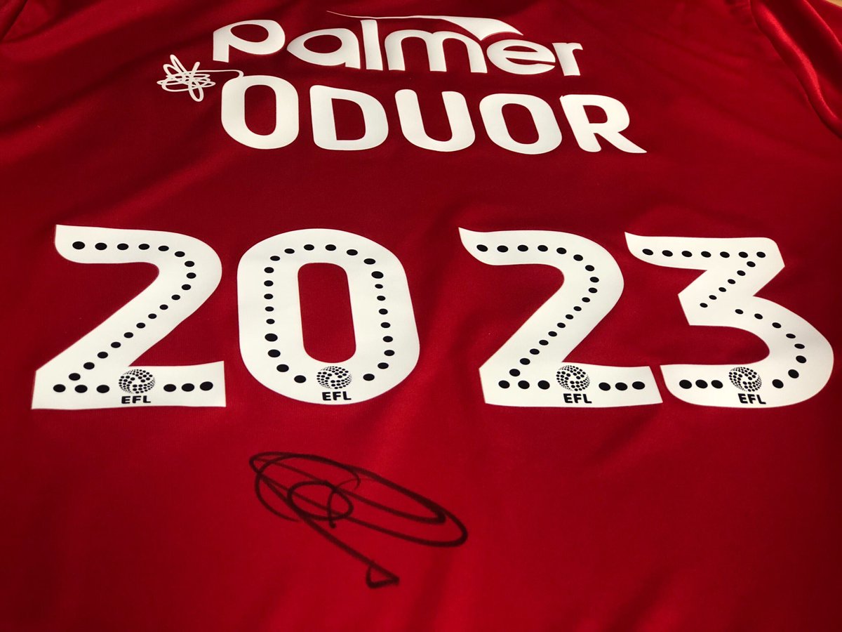 BarnsleyFC's tweet photo. 👌🏽 Fancy getting your hands on this shirt signed by @Clarke_Oduor?

Just retweet to enter!

#YouReds | #Giveaway https://t.co/TdmxlLzRyp