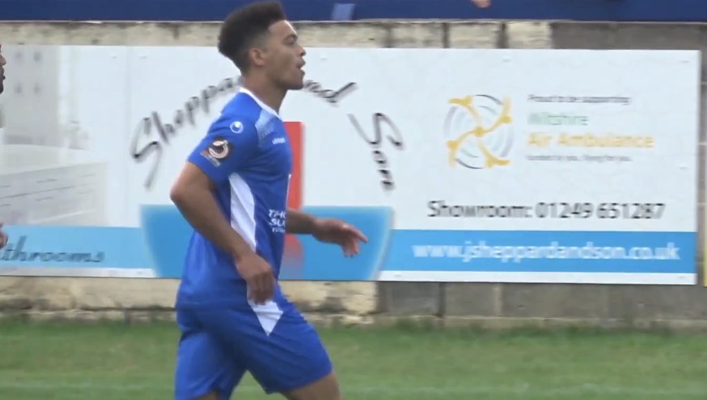jsheppardandson's tweet photo. Hi #WiltsHour we spent Saturday afternoon watching @ChipTownFC beat Billericay FC. It was the first time our @wehavebathrooms pitch board was on show along with our existing J Sheppard And Son one🔵⚪️⚽️ https://t.co/4U0kyqGQCK