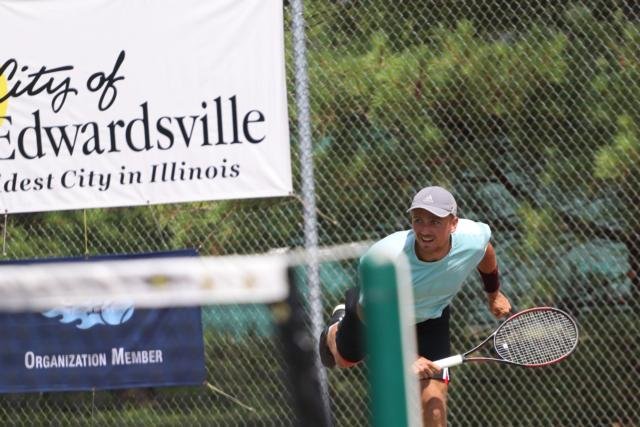 USTASouthwest's tweet photo. Another awesome summer result for @SunDevilMTennis senior-to-be @NathanPonwith, reaching the singles final and winning the dubs title last week at the $25K Edwardsville Futures @USTA Pro Circuit event.
https://t.co/Lz3qoaZPqX https://t.co/gEyvSGGp6w