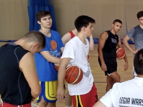 GLKSbasket's tweet photo. @bArJanek @LWSK_Akademia @LegiaKosz I zawsze Baru wie gdzie są media ;) 

Zdjęcie pobrane z @LegiaKosz https://t.co/V5miSLFhcB