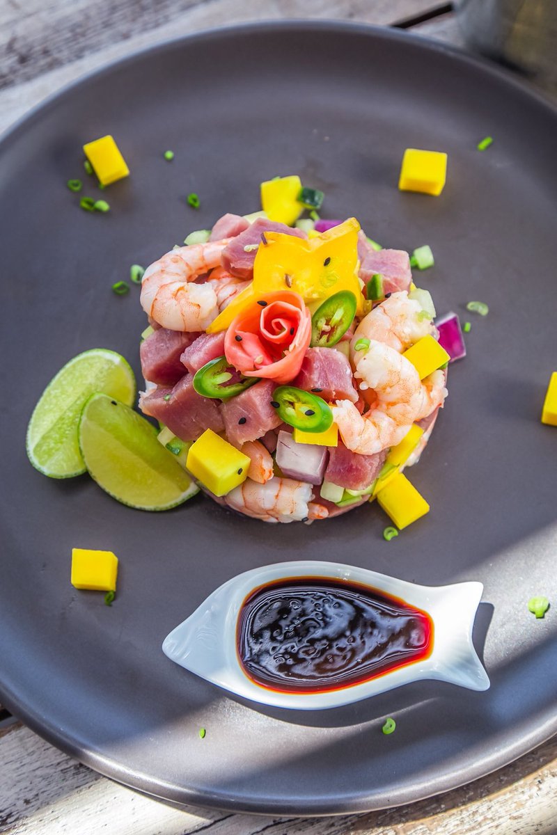 ElMerkaditoMX's tweet photo. A tu mesa llevamos únicamente lo más fresco del mar y te deleitamos con creaciones únicas.  🌴 

#ElMerkadito #PuertoMorelos #seafood #food #foodporn #foodie #instafood #fish #delicious #shrimp #yummy #dinner #foodphotography #foodgasm #foodlover #restaurant #foodstagram #lunch https://t.co/OvSwH0dtPH
