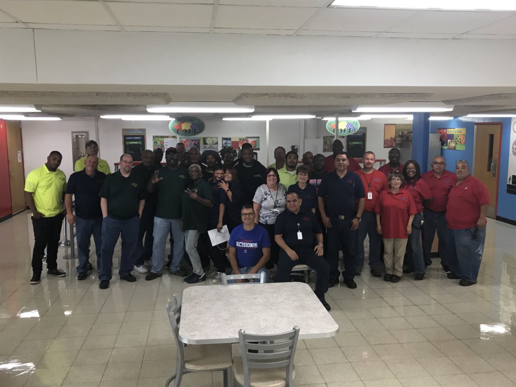 kevin_baffoe's tweet photo. Best group around. Rich Township High School District Buildings and Grounds!!! #RichInStudentScuccess @District227 https://t.co/TMGA1T73t0