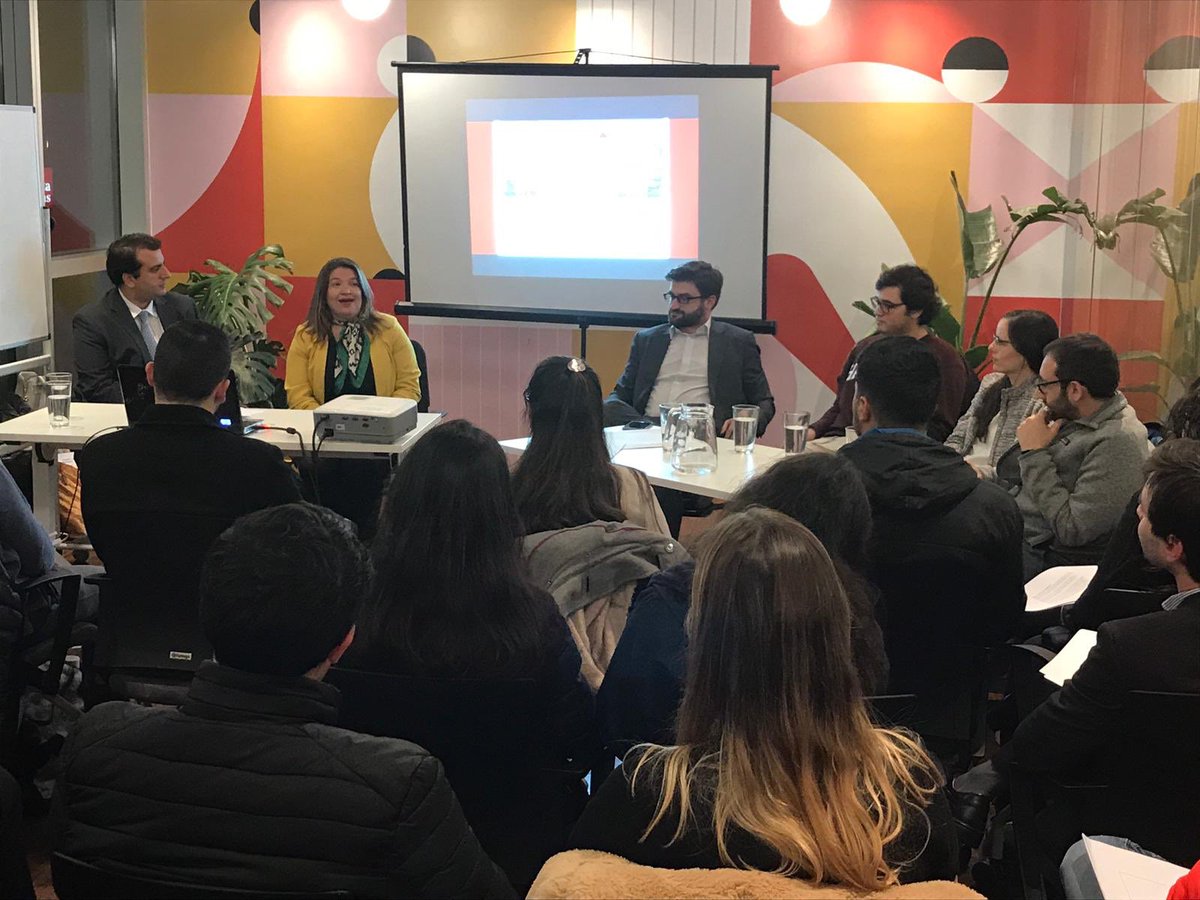 carotbo's tweet photo. Que lindo volver a compartir la experiencia de @Harvard e impulsar a otros a animarse! Gracias @FulbrightUY por hospedarnos! @HarvardAlumni https://t.co/JTzznA7tXo