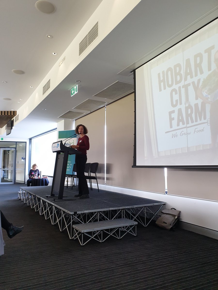 EatWellTasmania's tweet photo. We love that @HobartCityFarm continues to thrive and has built connections with local residents, schools and community houses supplying seasonal veg
#healthytas #marketgardens #tasmania #vegitup https://t.co/NfDK1ACGYc