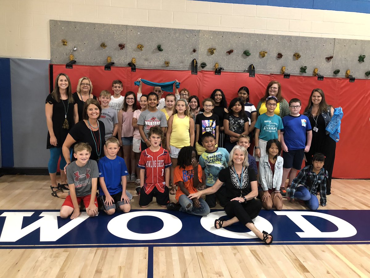 BriarwoodES's tweet image. House sorting day 2 begins with our 5th graders! Excitement and fun are in the air! #BEexcited #BEamember