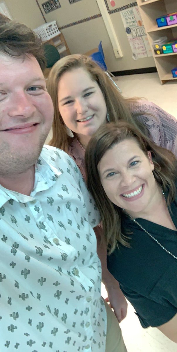 manessralph's tweet photo. First open house is complete! I am beyond excited to get the year rolling! #firstyearteacher #joplineagles https://t.co/Obc7Yz7dH6