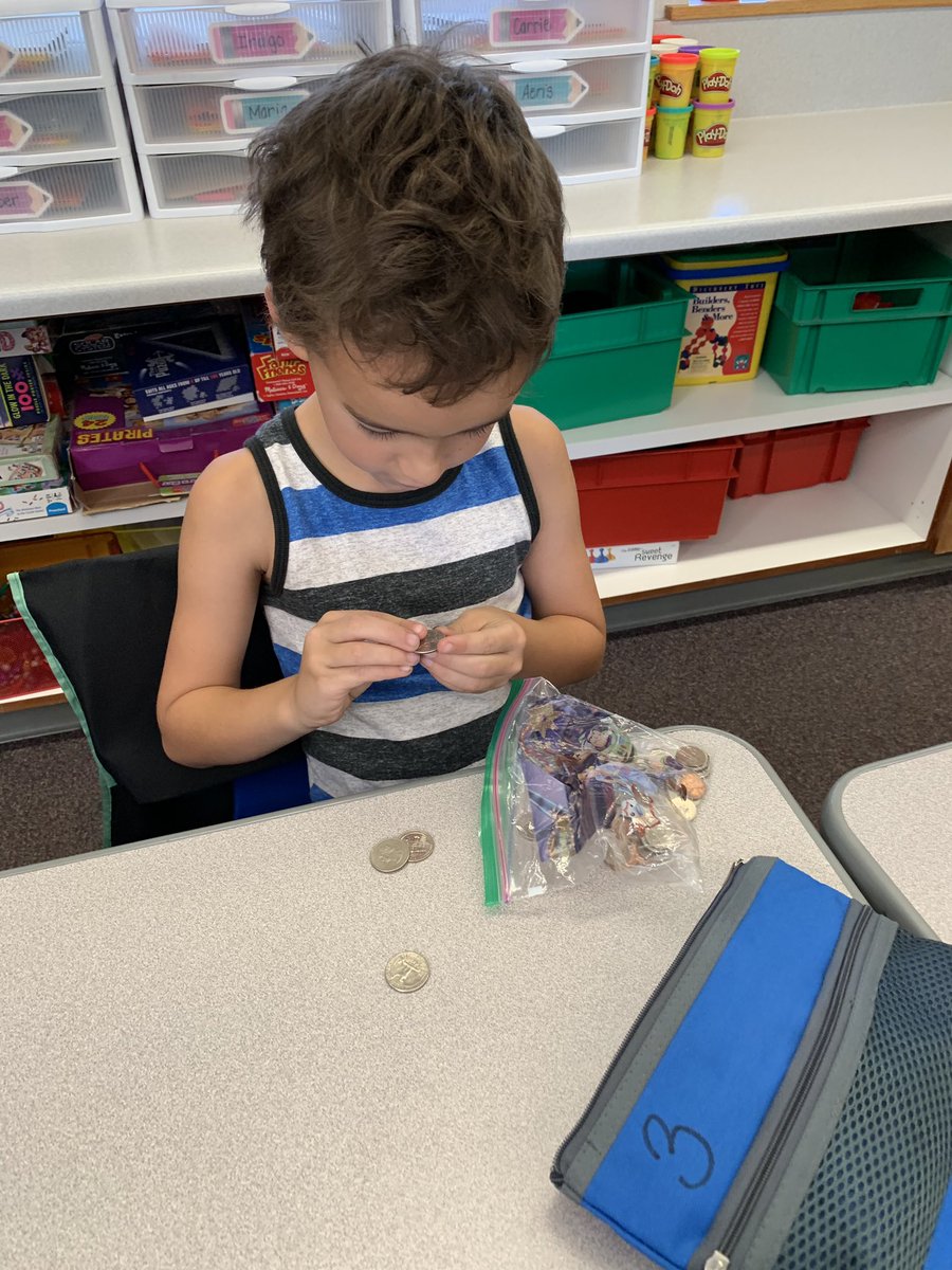 MsAngelaRiley's tweet photo. $0.25, $0.50, $0.75, $1.00!  We spent a lot of time sorting coins and counting quarters today in room 12. @pennpanthers https://t.co/saPvHnoK3p