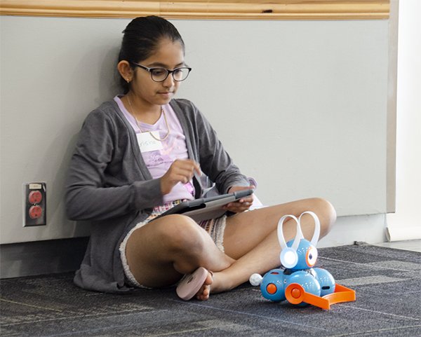 surreylibrary's tweet photo. These kids were introduced to coding basics with Dash & Dot robots at Newton branch last Thursday. More Summer Reading Club events here: https://t.co/ZOJfHlq2Vf #codingwithrobots https://t.co/1XTBIblPY8