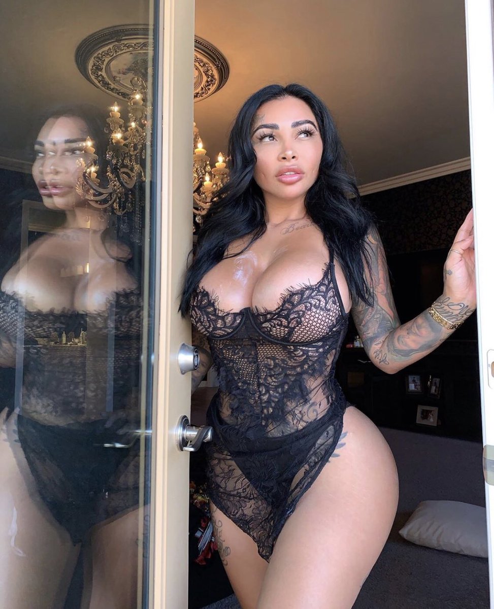_DopeGirlsDaily's tweet photo. Brittanya Razavi https://t.co/D0flLk7y9B