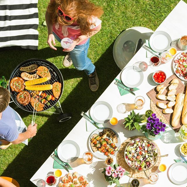 tika_simplicity's tweet photo. It’s still hot! So we're sharing some clever Ways to Make Summer Meals Quick and Easy....AND keep your house cool and budget in check!⠀who’s up for that?? ) 🙌🏻
.⠀
.⠀
.⠀
#momhacks #TODAYfood #kitchentips #food52 #suburbansimplicity #instayum #… https://t.co/fqMhzY7P2m https://t.co/8CuCIrJuAc