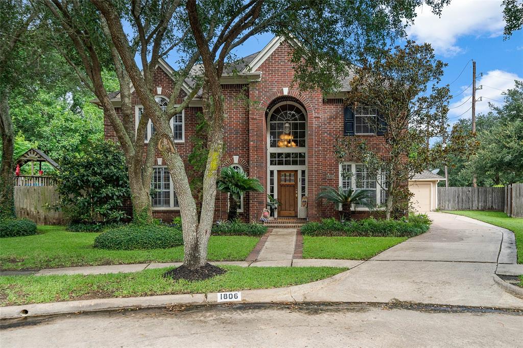 CKayArnold's tweet photo. I would love to show you my #listing at 1806 Pebble Hill Court #SugarLand #TX  #realestate https://t.co/1absGEnVIW https://t.co/N2rpjd5fDh