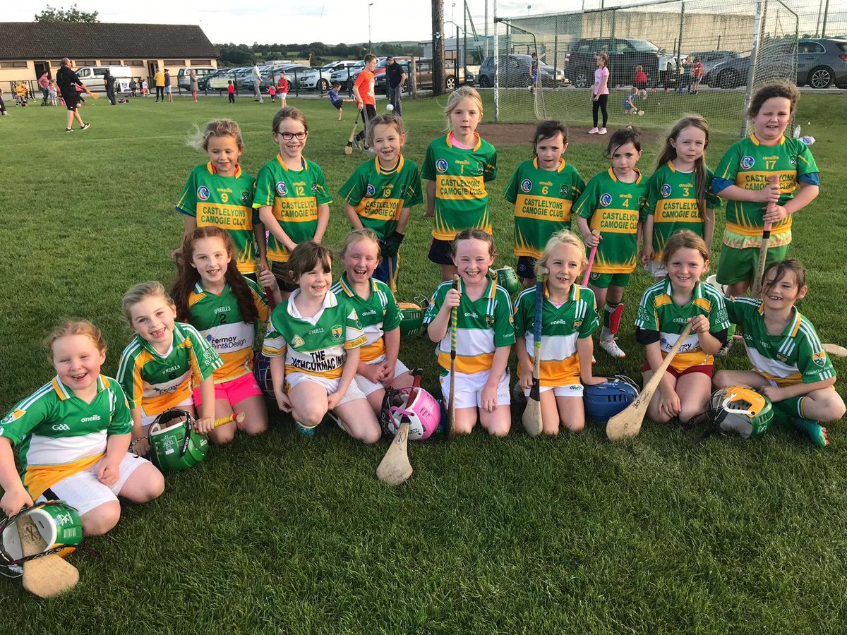 RoversGAA's tweet photo. Thanks to Lismore and castlelyons for a fantastic evenings camogie at u8s and U10s. Over 40 Bride Rovers girls playing. #onelifeoneloveoneclub 🇮🇪🇮🇪🇮🇪 https://t.co/rNj2VWdhl1