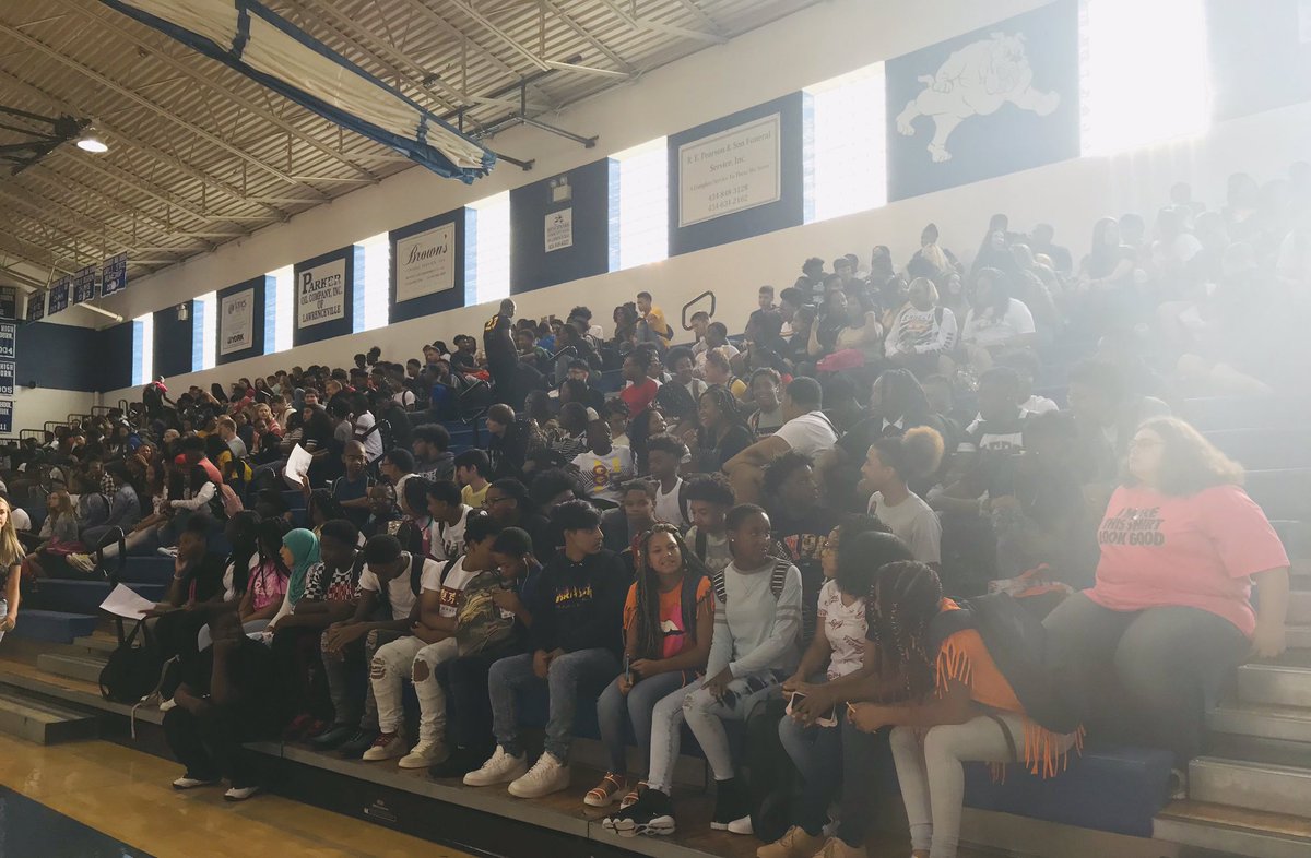 iTEACH_lds's tweet photo. Awesome first day of engagement with students school-wide!!! #BHSBulldogs #BrunswickStrong @BHSBulldogsbcps https://t.co/mvrNswSeG1