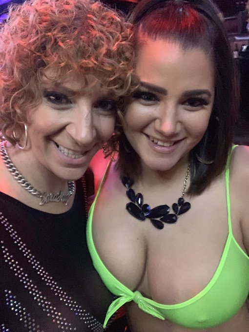 Some fun pics of the amazingly stunning @SaraJayXXX and the handsome @CamWorldDan hanging out at our<a class="tags" href="/tag/sarajayxxx">@sarajayxxx</a>
