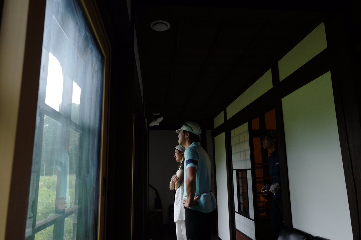 yoshiemakoto's tweet photo. 復興作業のトラックが行き交う中、厚真町の人々は普段通りに暮らしていた。いや、暮らそうとしている。だから、パンを買いに行く事、ここでのライドは明日につながる事だと実感。北海道胆振東部地震からもうすぐ1年。
#北海道のここがえーぞ
#厚真
#raphacaravan
#raphalouison https://t.co/RBjJ8RFzSk