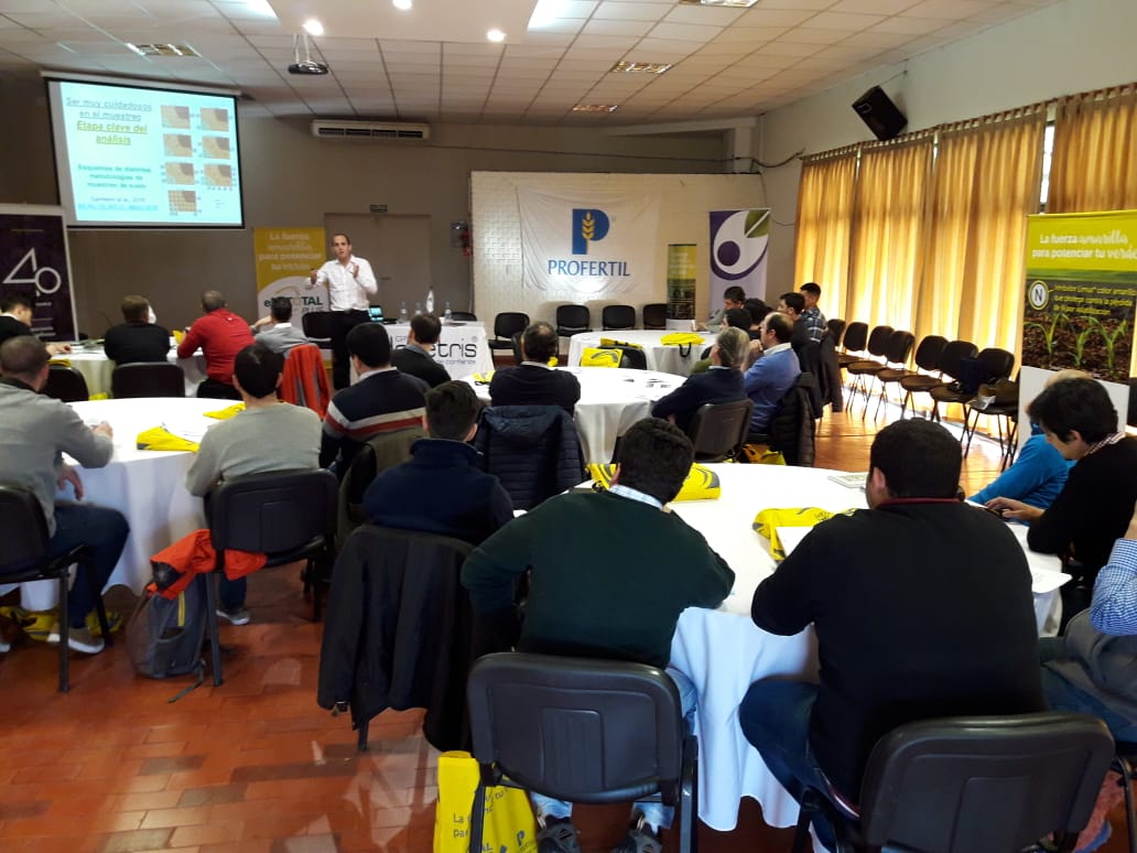 ProfertilAgro's tweet photo. El viernes pasado estuvimos nos estuvimos capacitando en en #Prosuelo junto a nuestro distribuidor @DepetrisGrupo en Río Cuarto , Córdoba
#GrupoDepetris #RioCuarto #Cordoba #campo #agro #agroindustria #argentina https://t.co/Bco0Au5C2Q
