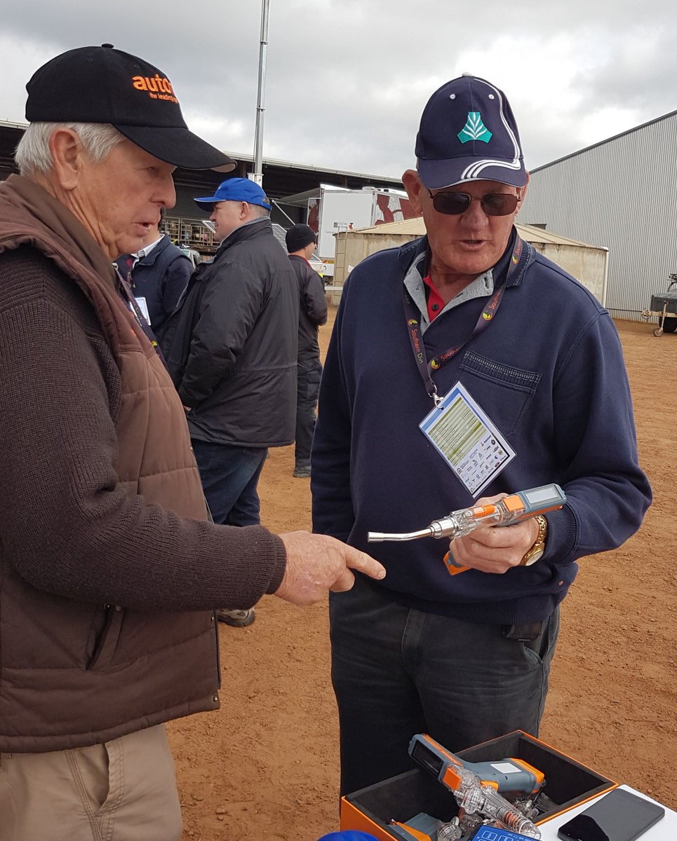 automed_OS's tweet photo. Our Australia managing director, Robert Edwards, was at the Southern Dirt Techspo in Wagin, AU last week sharing the latest updates with #automed including the new Set & Forget feature. https://t.co/mOhT22MlDu