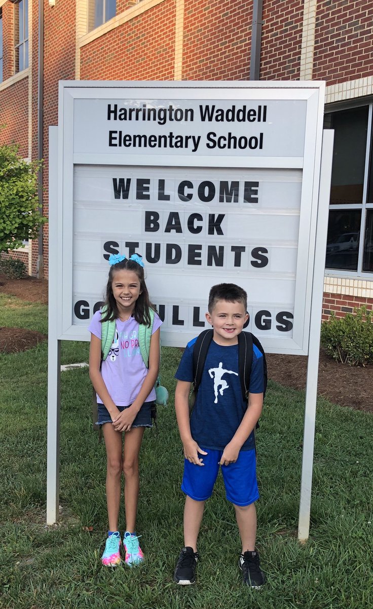 jennaysayshi's tweet image. First day of school 🥰 #fourthgrader #secondgrader