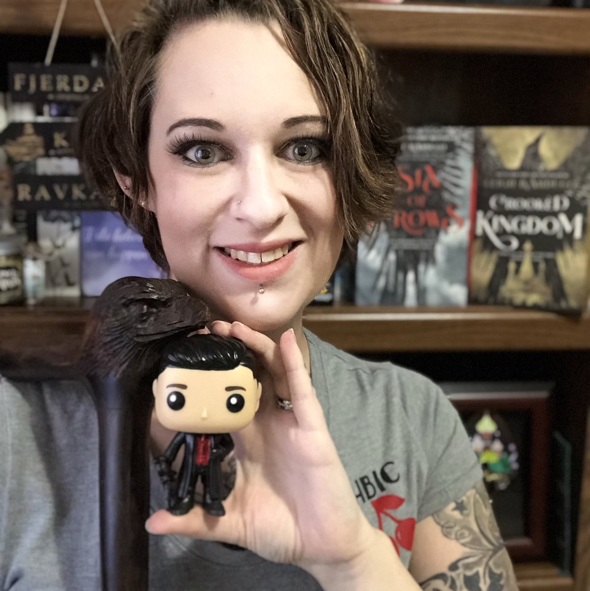 brightsidebookz's tweet photo. @LBardugo you probably had no idea when you wrote Kaz that he would be exactly what someone like me needed. This was my very first cane (a device I relied heavily on by the time I turned 24 years old) and to see a matching character with a disability at a young age #grishatrash https://t.co/5iuSKqr9v3