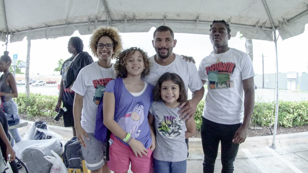 TeamLFE's tweet photo. Back 2 School Bookbag Giveaway 🎒📚 #lfemiami https://t.co/UBkS7ZJ2PS