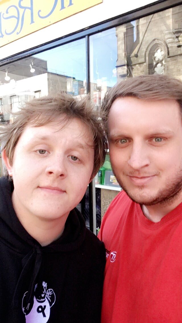 paulgreig1's tweet photo. @LewisCapaldi top man, hoping more tickets come on sale for your gigs , 🙌🏻 https://t.co/smIjW9EtUg