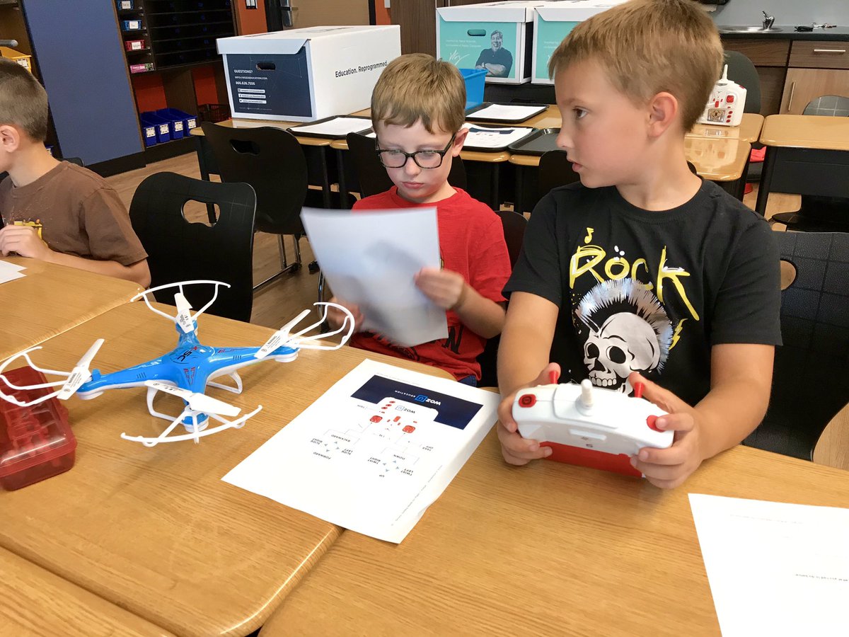 hettingk's tweet photo. #OESTEAM Intermediate week underway beginning with Drones!Pilots were challenged to take off and land on a small green circle with the observer using line of sight and giving commands. 👍🏻@OAUpdate @OES_Principal1 @OFAAthletics1 @Green__Corey @OAAcademics @ProjectSteam21 @TheWozU https://t.co/N7AFoFcfjW