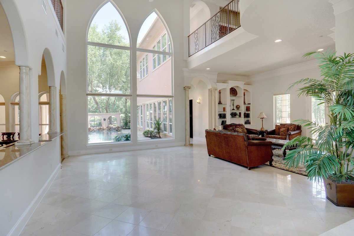 CozRob's tweet image. Floor to ceiling windows to look out on your backyard oasis, we can be all about that. Let us make potential buyers be all about your listings too!
📸:@CozRob 
#professionalphotography #realestatephotography #realestate #dfwrealestate #dfwrealtor #dfwhomes #Southlake