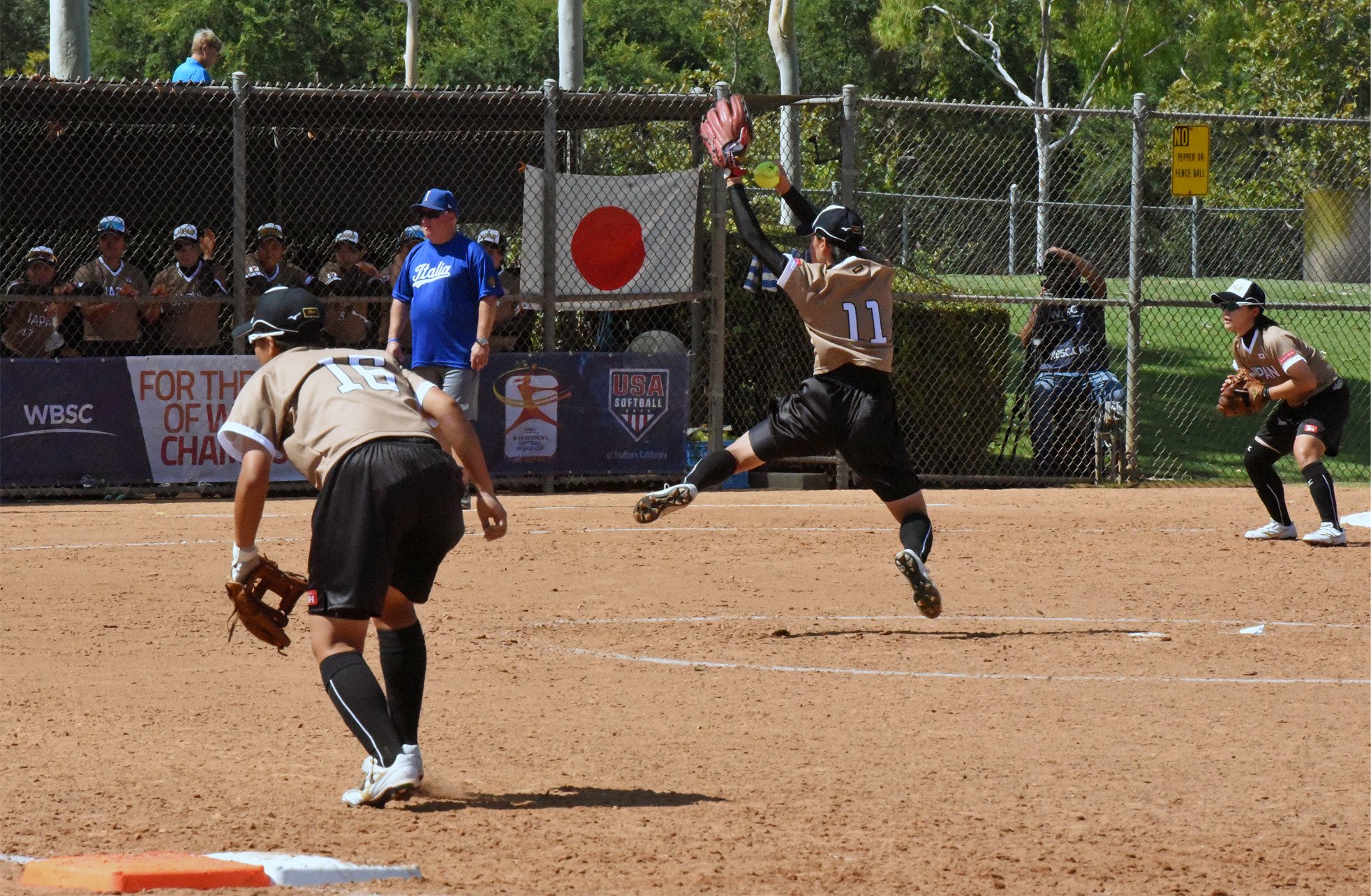 Wbsc Softball Rt Jsateamjapan 女子gem3 U19 日本代表チーム Lt 第13回女子u19ワールドカップ Gt オープニングラウンド第3戦 日本 10 0イタリア 4回コールドで勝利 Gem3 頑張れsoftjapan T Co 90v8lkbr Twitter
