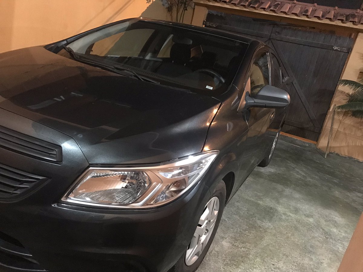 livia_rbr11's tweet photo. meninas do rj que tem medo de andar de uber sozinhas  

apresento a vcs minha mãe, ela faz viagens particulares com o mesmo valor do uber, qm quiser só mandar mensagem pela dm

deem rt pra ajudar pfvr! https://t.co/M7qkZznoKx