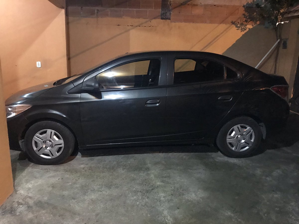 livia_rbr11's tweet photo. meninas do rj que tem medo de andar de uber sozinhas  

apresento a vcs minha mãe, ela faz viagens particulares com o mesmo valor do uber, qm quiser só mandar mensagem pela dm

deem rt pra ajudar pfvr! https://t.co/M7qkZznoKx