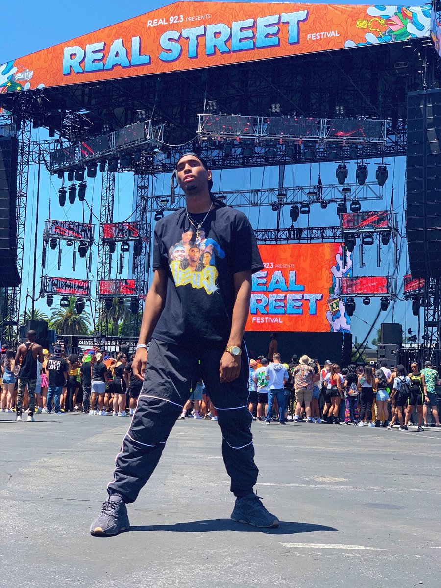 FlyWaySociety's tweet photo. One of the first artists we ever worked with @listentotheus 🆙 big performance at #RealStreetFest this weekend. Stay tuned #FlyWaySociety https://t.co/M3LNFThOpC