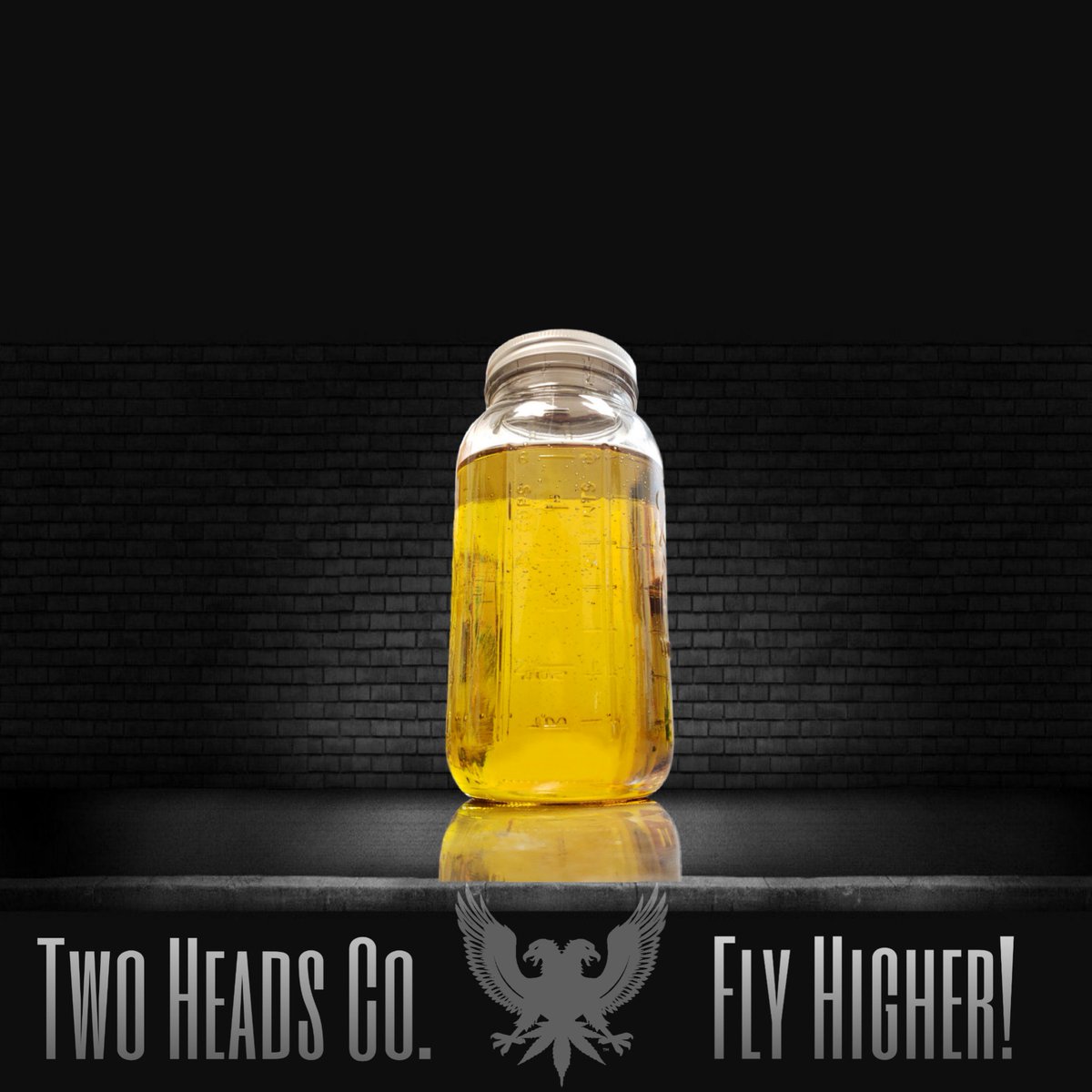 Two_Heads_Co's tweet photo. Monday done right with a fresh batch of two heads Co. premium distillate! Check us out on Instagram, twoheadsco.
#raw #distillate #honey #puregold #flyhigher https://t.co/QTIVkb7Y97