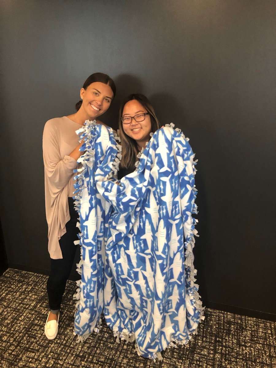 JoinDiscovery's tweet photo. Last week our US interns made blankets and cards for children's hospitals around the country during our annual Intern Impact Day! Giving back is at the core of who we are as a company, and we love when our interns get involved #bediscovery #discoveryintern https://t.co/INj85zwCtr