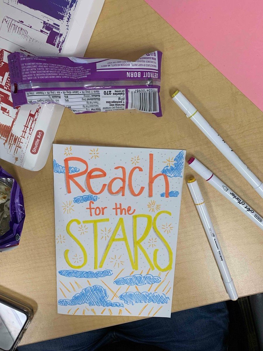 JoinDiscovery's tweet photo. Last week our US interns made blankets and cards for children's hospitals around the country during our annual Intern Impact Day! Giving back is at the core of who we are as a company, and we love when our interns get involved #bediscovery #discoveryintern https://t.co/INj85zwCtr