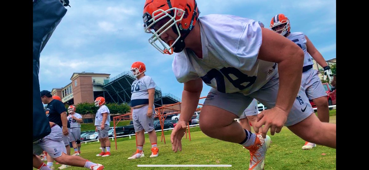 cnfootball's tweet photo. Fall Camp Practice #1: ✅

🔥📸⬇️ https://t.co/JZE1pEsQdA