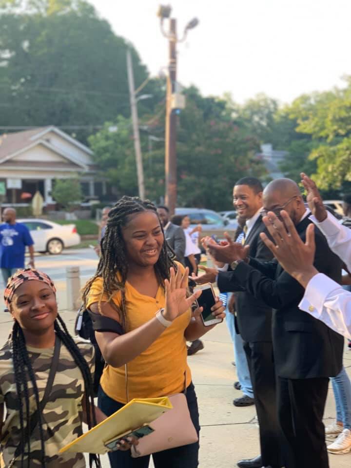 dracyoung_says's tweet photo. Day one was a huge success! I enjoyed every second of it🙌🏽 The energy was high and the students/staff were genuinely excited to get the year started. I thank all the volunteers that helped set a great atmosphere! I over love my job💙. @APSWashington #weSHALLRise! #bulldogbuilt https://t.co/V8adfcqn5V