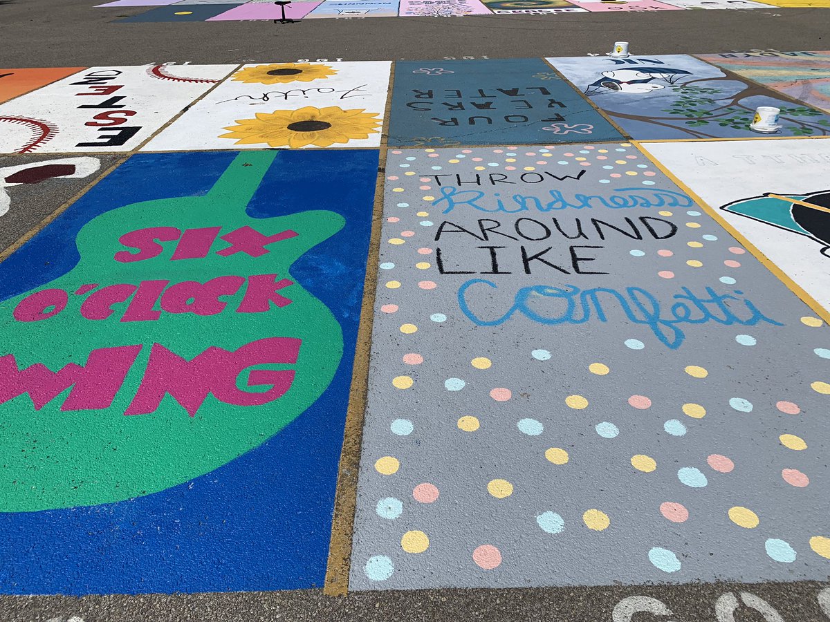 CHS_Indians's tweet photo. #seniorparkingspots Looks awesome! 👏
#reservedparking #seniorlot https://t.co/YNl3WNuXjH