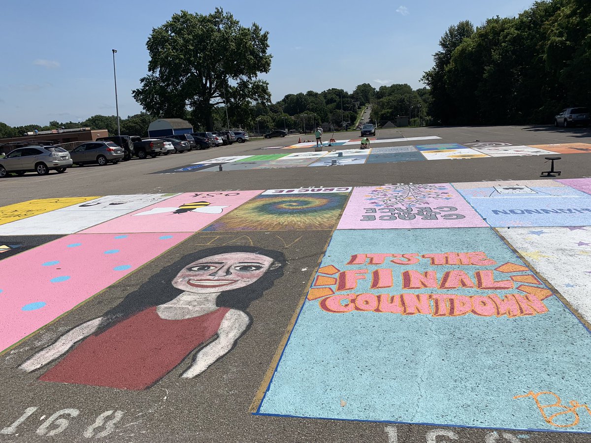 CHS_Indians's tweet photo. #seniorparkingspots Looks awesome! 👏
#reservedparking #seniorlot https://t.co/kbCvnocdn6