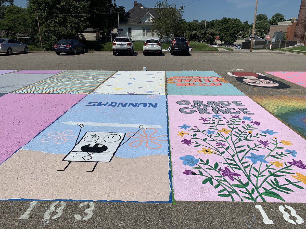 CHS_Indians's tweet photo. #seniorparkingspots Looks awesome! 👏
#reservedparking #seniorlot https://t.co/kbCvnocdn6