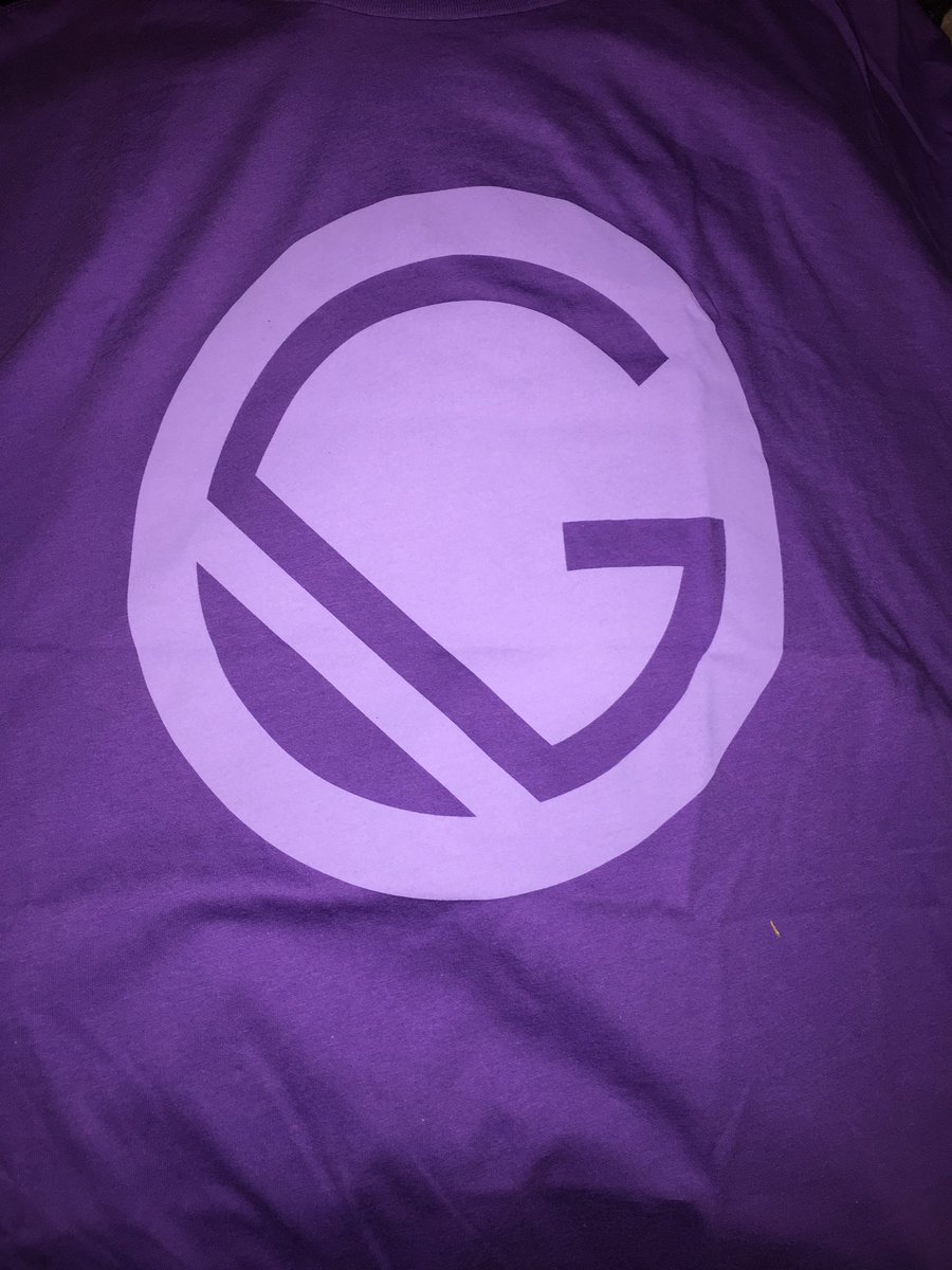 codebymdb's tweet image. Thank you again to @gatsbyjs for being awesome and hooking me up with another free t-shirt! Rocking this today for my meetup tonight! #gatsbyjs #reactdevelopers #BlackTechTwitter