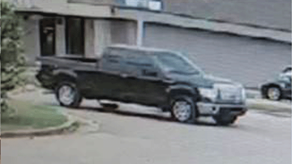 wsfa12news's tweet photo. BREAKING UPDATE: We now have photos of the Prattville bank robbery suspect, as well as his vehicle. There may be a second suspect, police say. 

DETAILS: https://t.co/3swl7wKlEr https://t.co/0bUN0EVLgQ