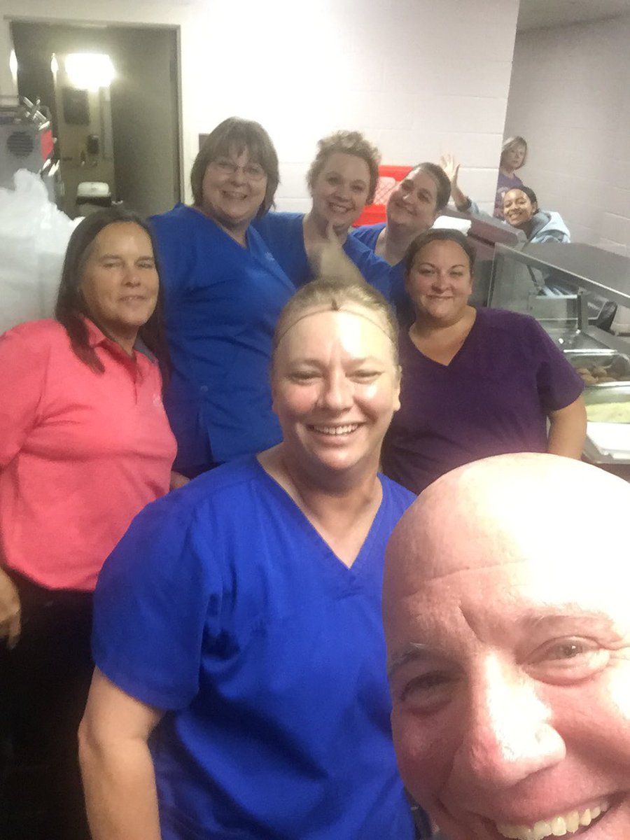 DSJH 2nd day of school ladies takin care of business in the lunchroom!!!
⁦<a href="/LppsSfs/">LPPS SFS</a>⁩ ⁦<a href="/JoeMurphylpsb/">Joe Murphy</a>⁩ ⁦<a href="/Livingston_PPS/">LivingstonPPS</a>⁩